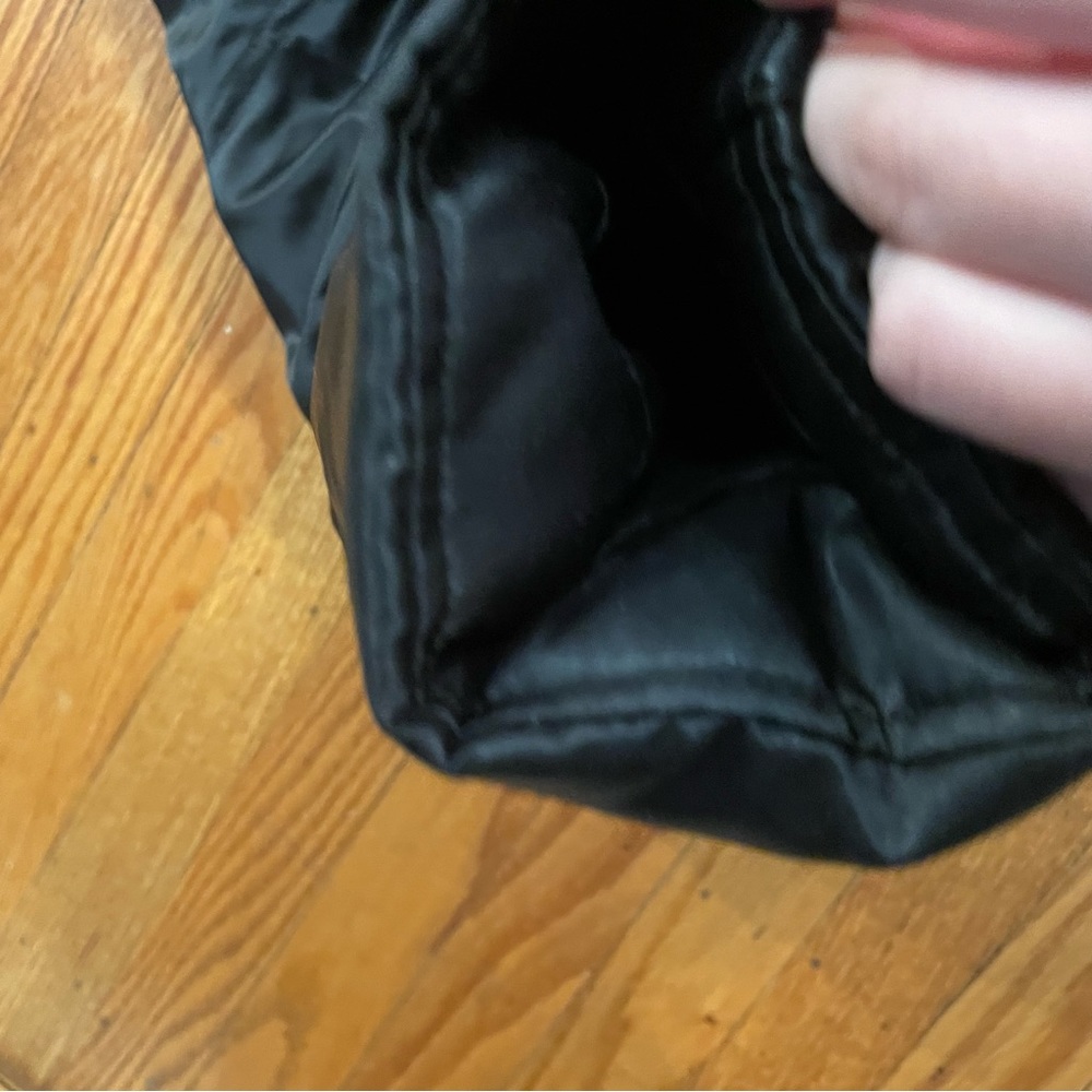 Black GUESS short down puffer w fake fur hood - Picture 14 of 14